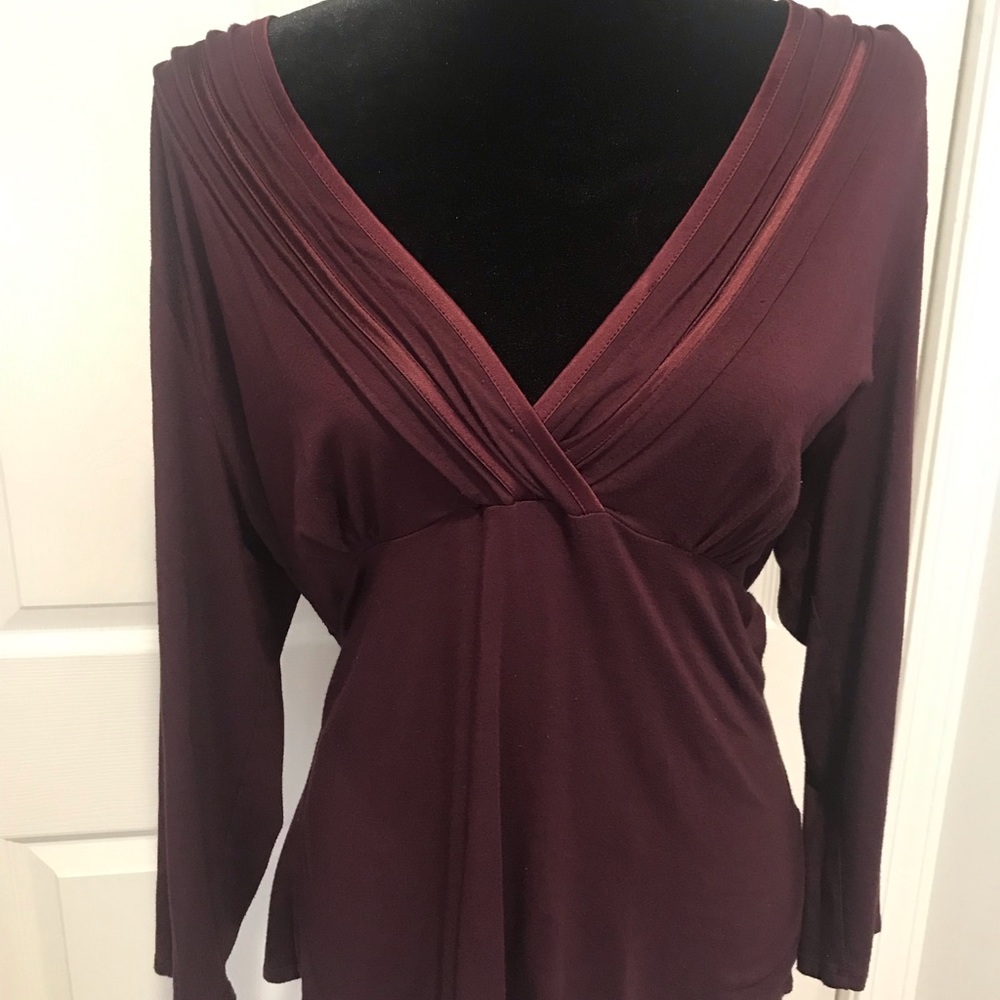Maroon Long Sleeve V-Neck Top. Size XL